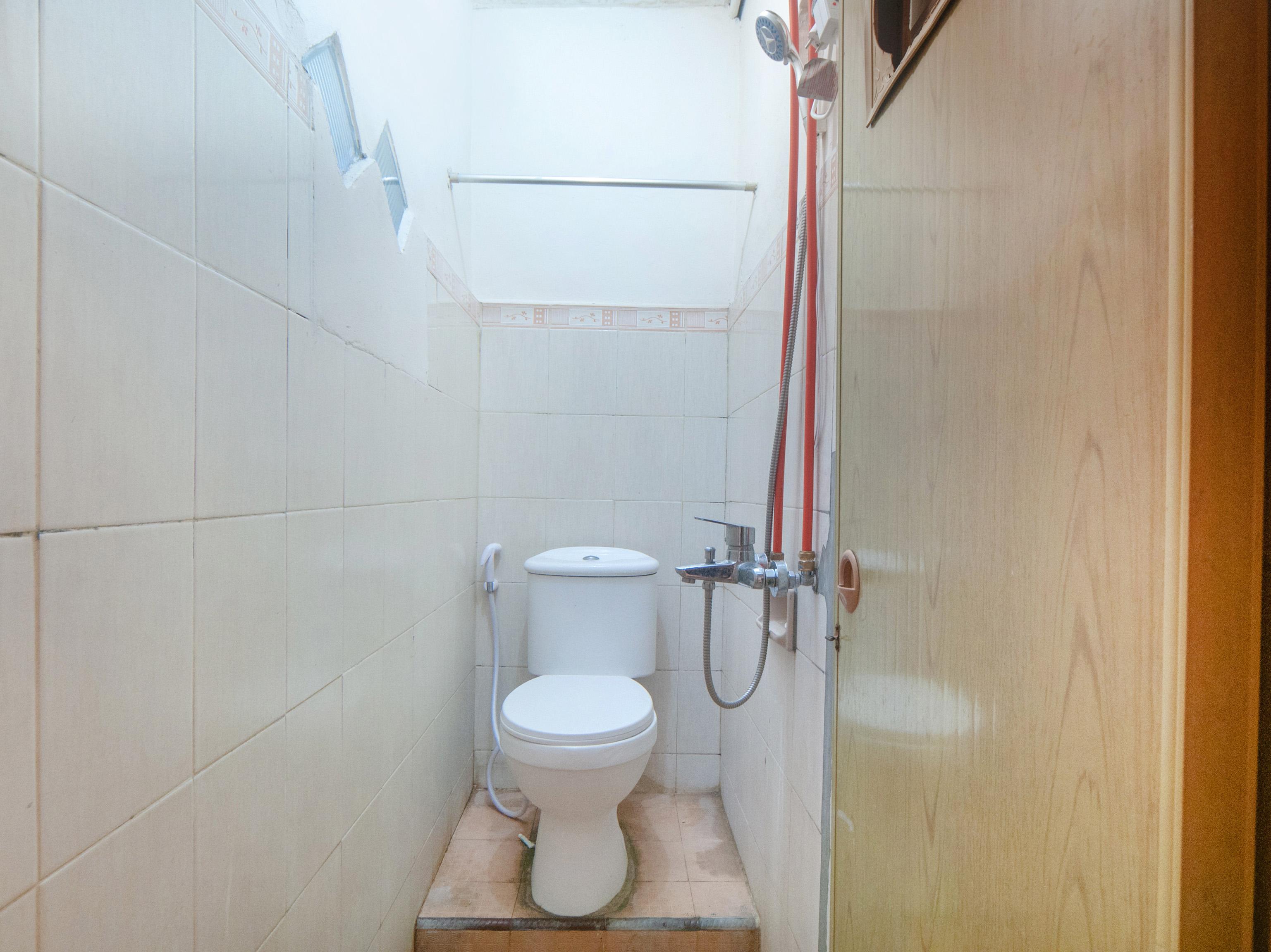 Oyo 2256 Danysa Guesthouse Dżakarta Zewnętrze zdjęcie