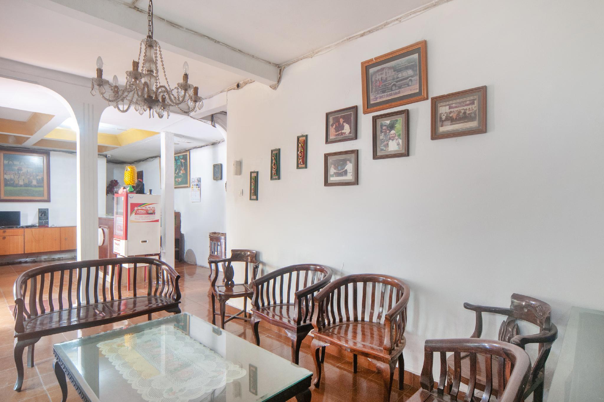 Oyo 2256 Danysa Guesthouse Dżakarta Zewnętrze zdjęcie