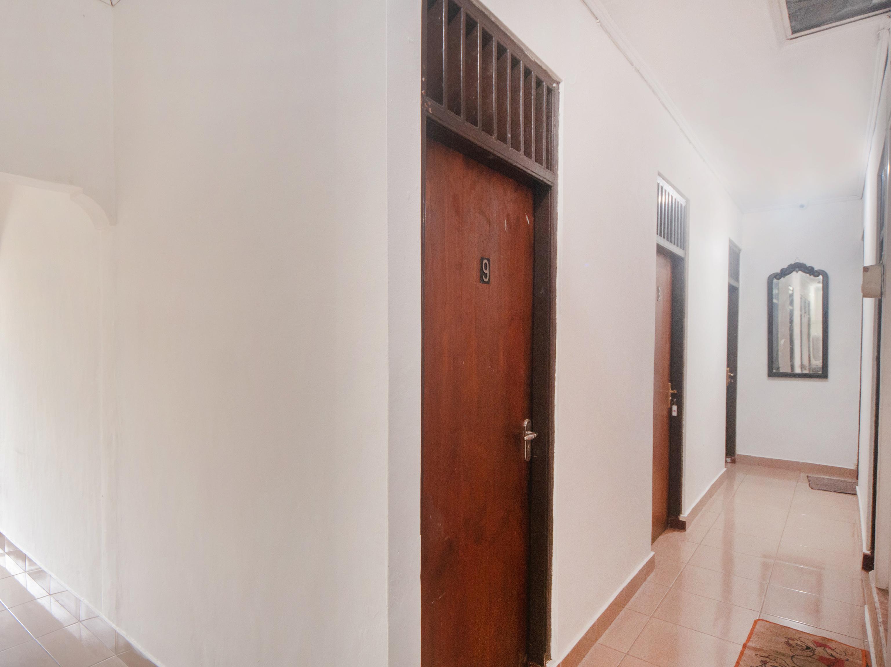 Oyo 2256 Danysa Guesthouse Dżakarta Zewnętrze zdjęcie