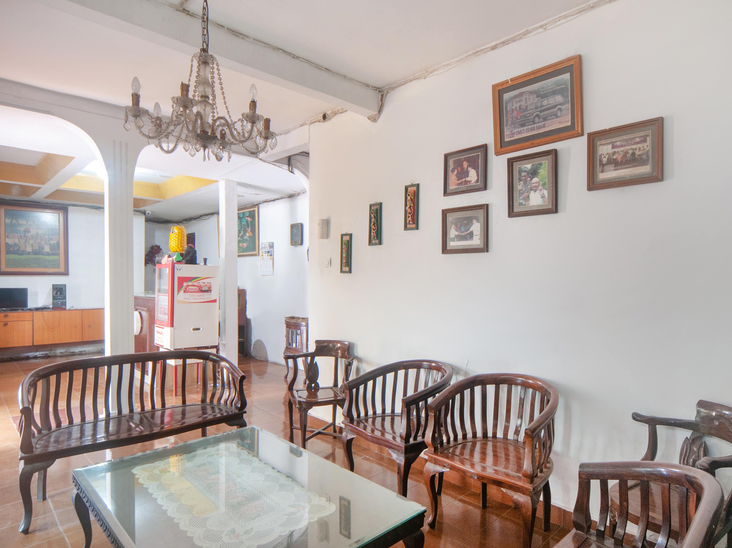 Oyo 2256 Danysa Guesthouse Dżakarta Zewnętrze zdjęcie