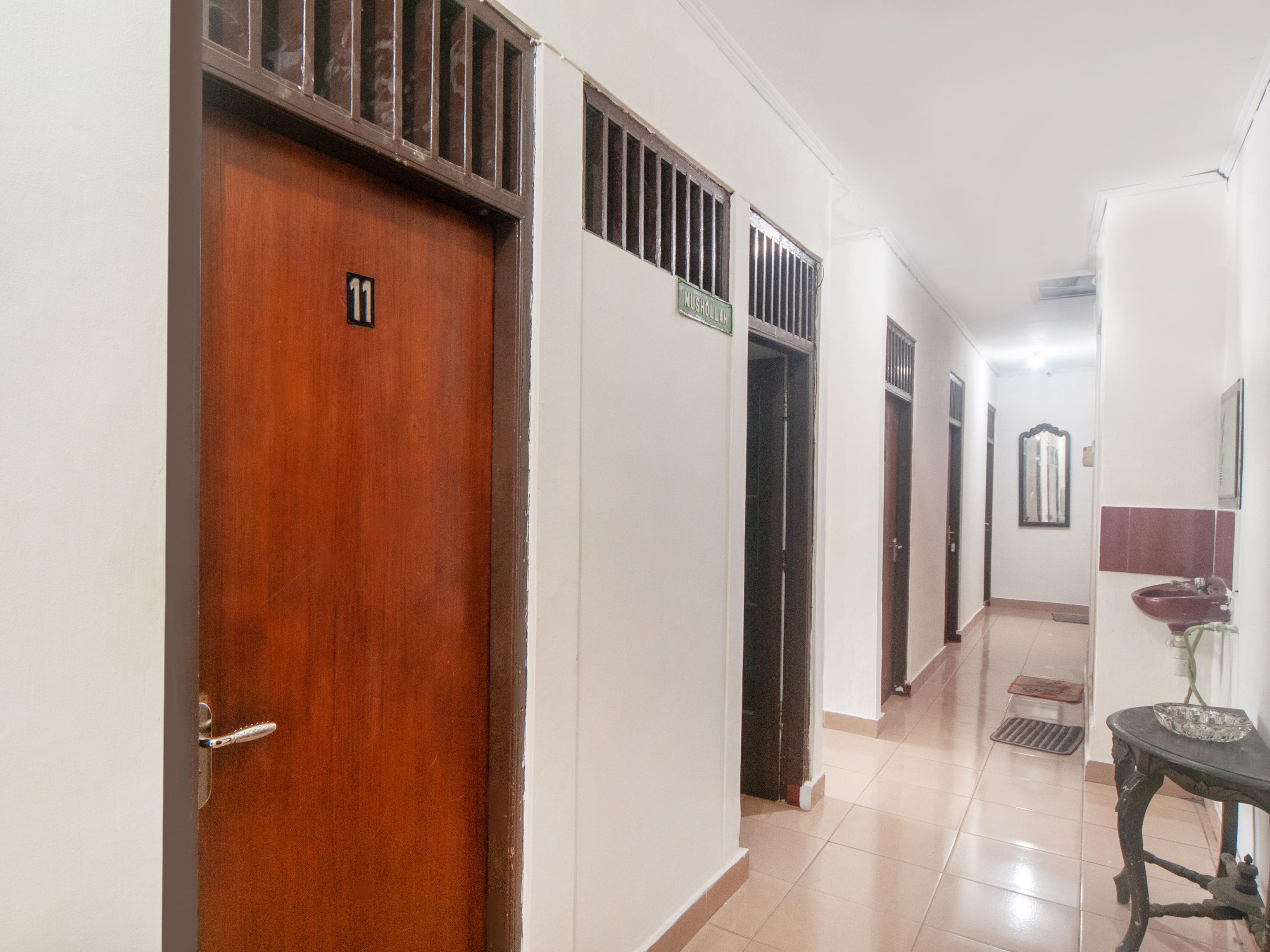 Oyo 2256 Danysa Guesthouse Dżakarta Zewnętrze zdjęcie