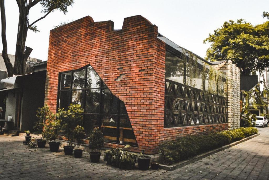 Oyo 2256 Danysa Guesthouse Dżakarta Zewnętrze zdjęcie