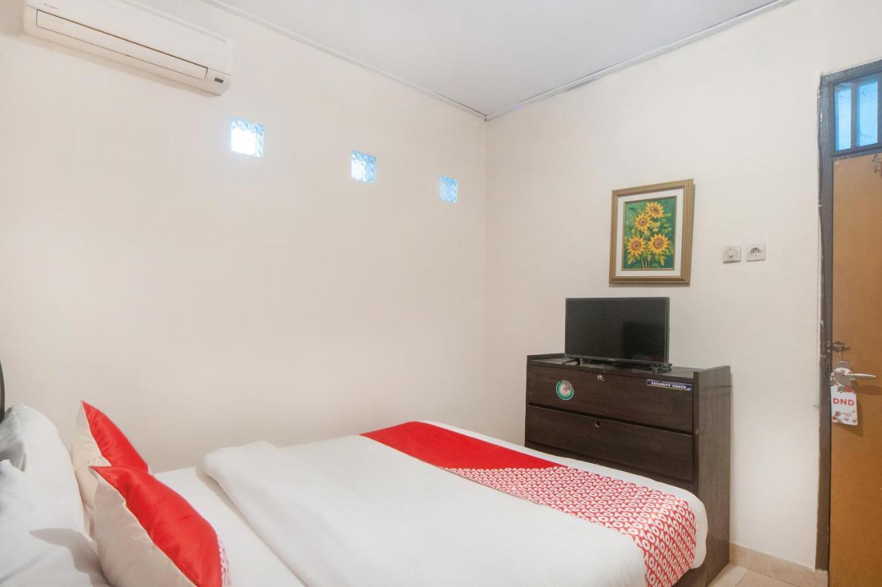 Oyo 2256 Danysa Guesthouse Dżakarta Zewnętrze zdjęcie
